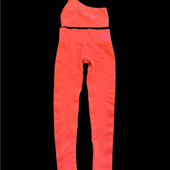 SET Active Pink Activewear set - Picture 1 of 8
